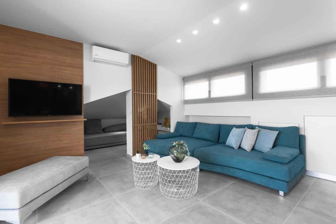 Pola'S Loft Apartment Ierissos Bagian luar foto